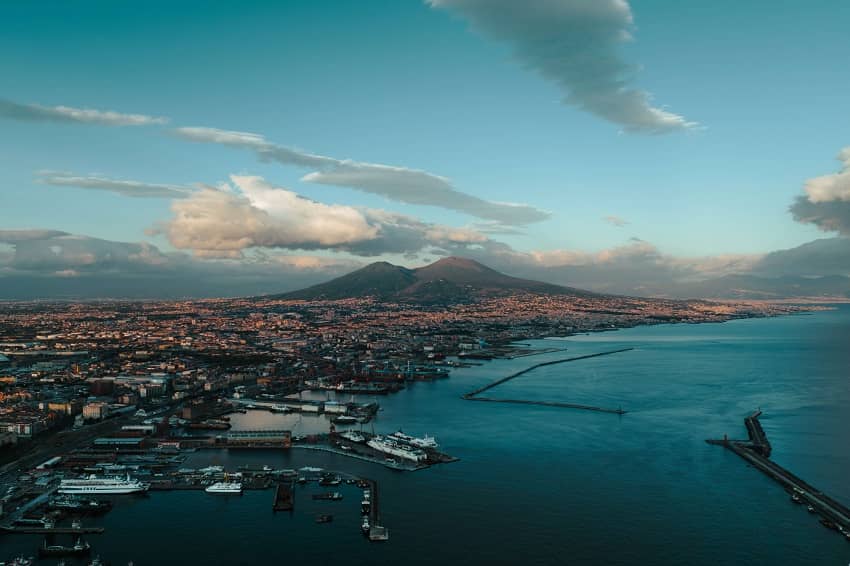 Mejores Zonas para Alojarse en Nápoles